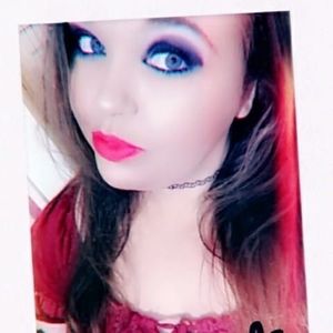 Meet your Posher, Tabitha